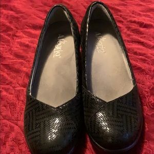 Alegria nursing shoes